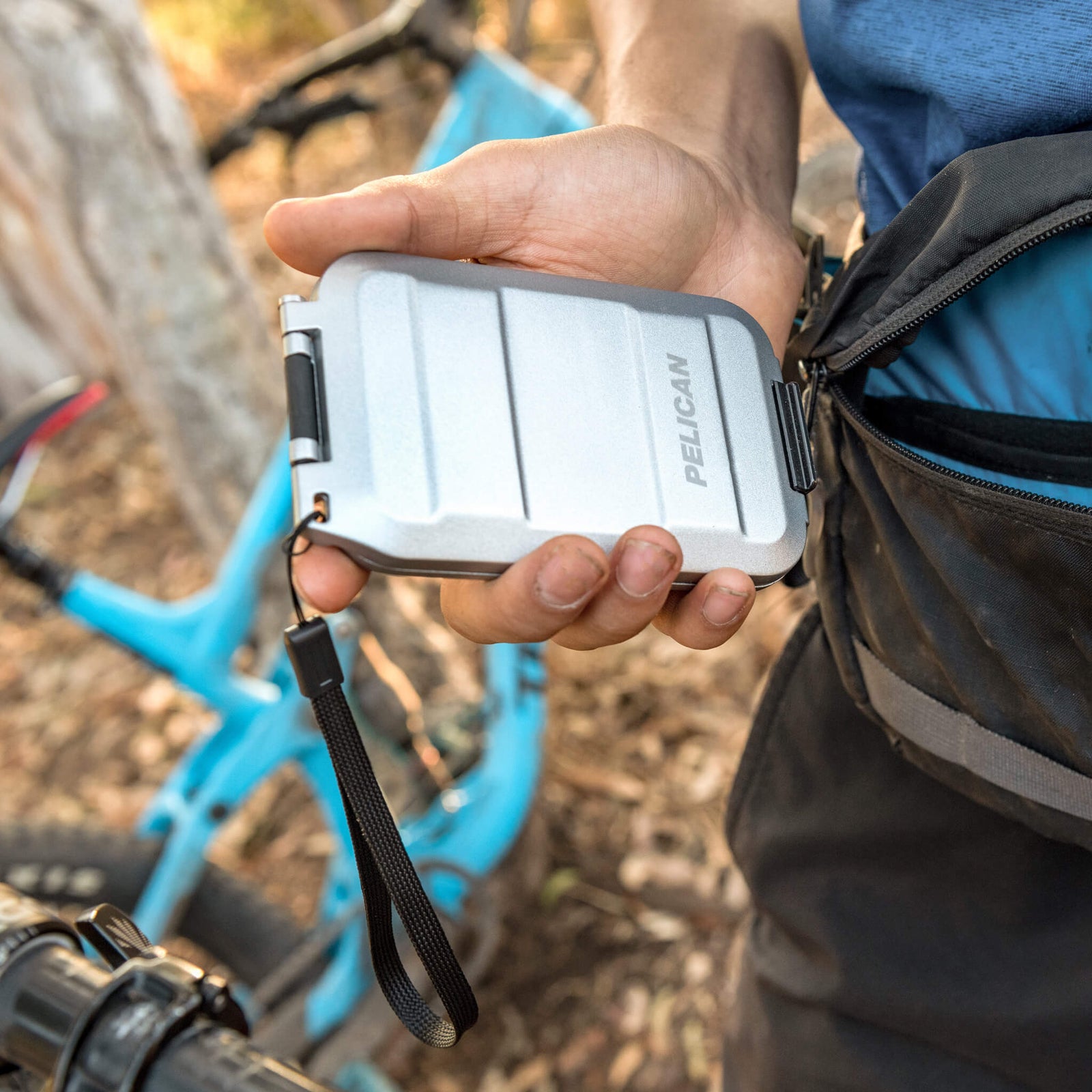 Pelican G5 Personal Utility RF Field Wallet, Silver ColorCase 